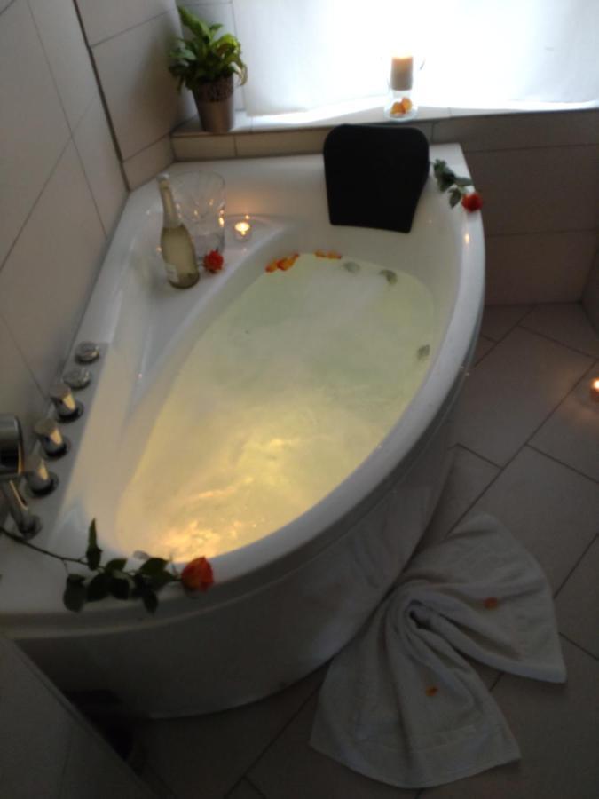 Moderne Wohnung ราดอล์ฟเซลล์ อัม โบเดนซี ภายนอก รูปภาพ